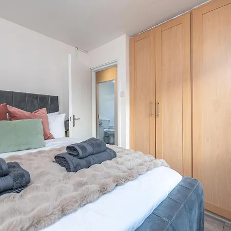 Centre, Free Parking, Nhs, Contractors