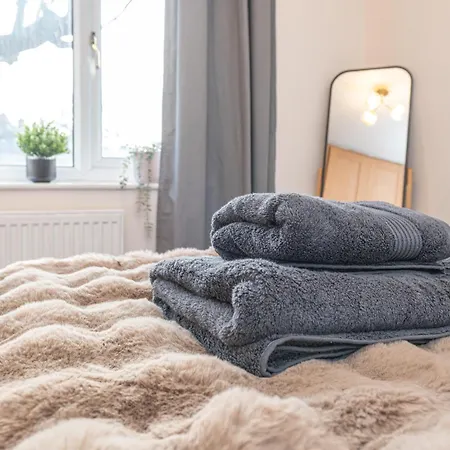 Centre, Free Parking, Nhs, Contractors *