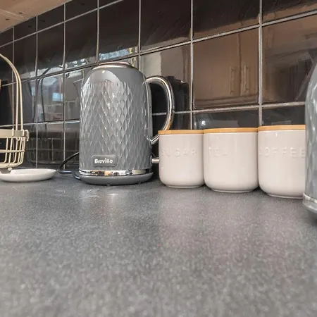 Appartement Centre, Free Parking, Nhs, Contractors *