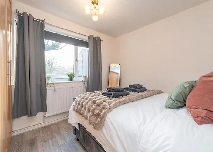 Apartment Centre, Free Parking, Nhs, Contractors *