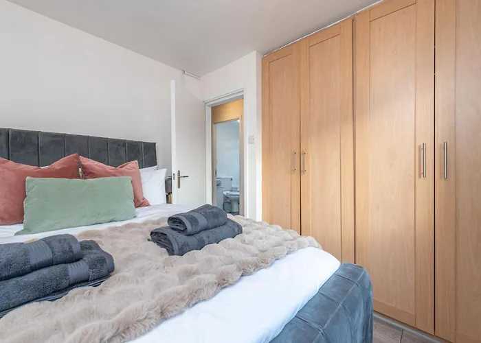 Centre, Free Parking, Nhs, Contractors